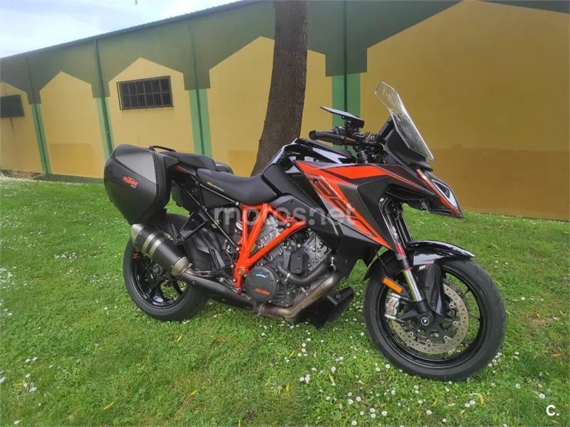 KTM 1290 Super Duke GT – Vista 6
