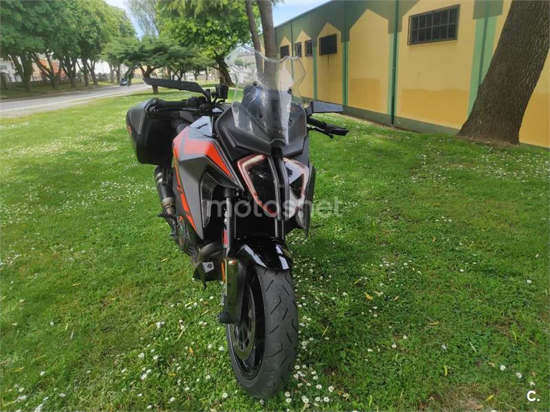 KTM 1290 Super Duke GT – Vista 8
