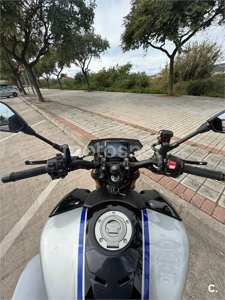 Yamaha MT-09 – Vista 9