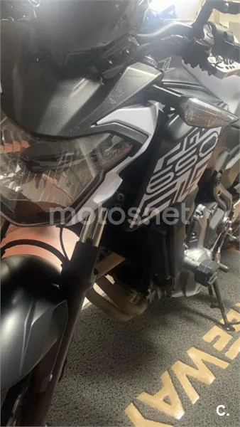 Kawasaki Z 650 – Vista 9