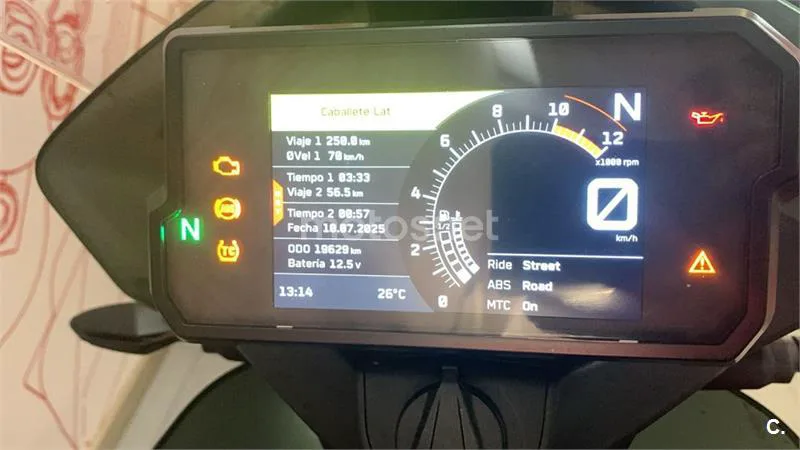 KTM 890 – Vista 5