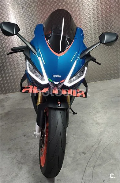 Aprilia RSV4 – Vista 11