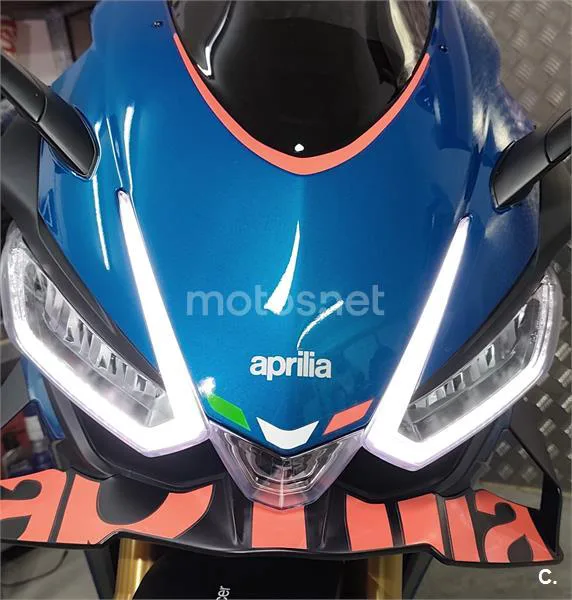 Aprilia RSV4 – Vista 12