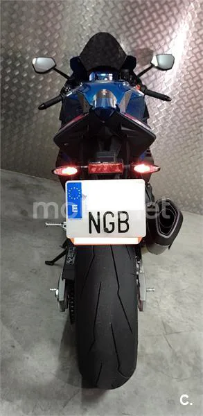 Aprilia RSV4 – Vista 14
