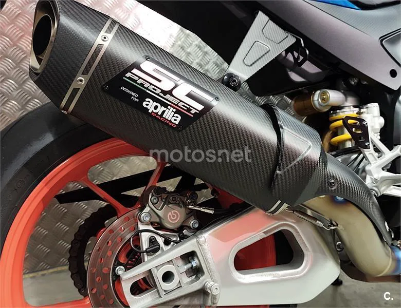 Aprilia RSV4 – Vista 18
