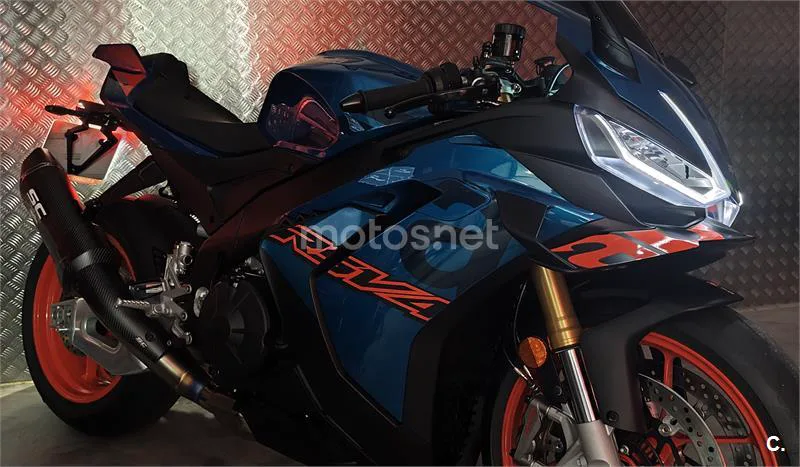 Aprilia RSV4 – Vista 24