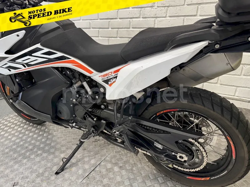 KTM 790 – Vista 12
