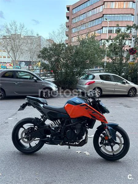 KTM 125 – Vista 2