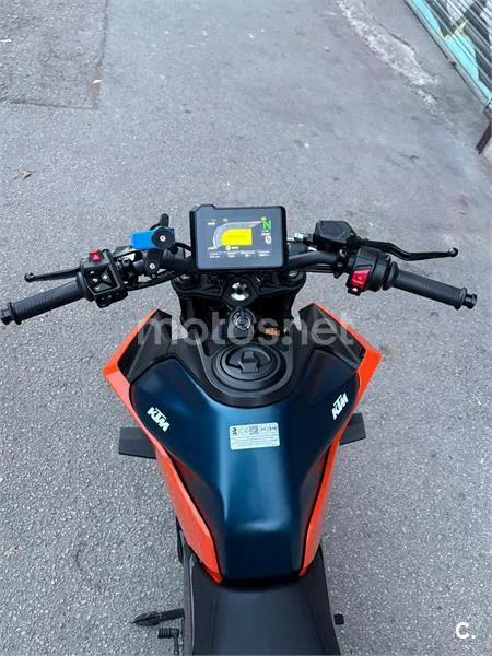 KTM 125 – Vista 6