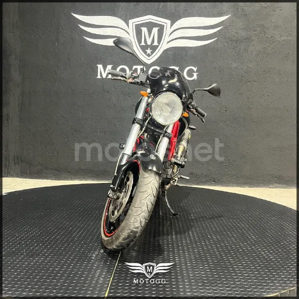 Ducati Monster 695 – Vista 4