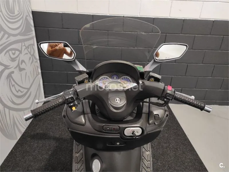 SYM GTS 300 – Vista 6