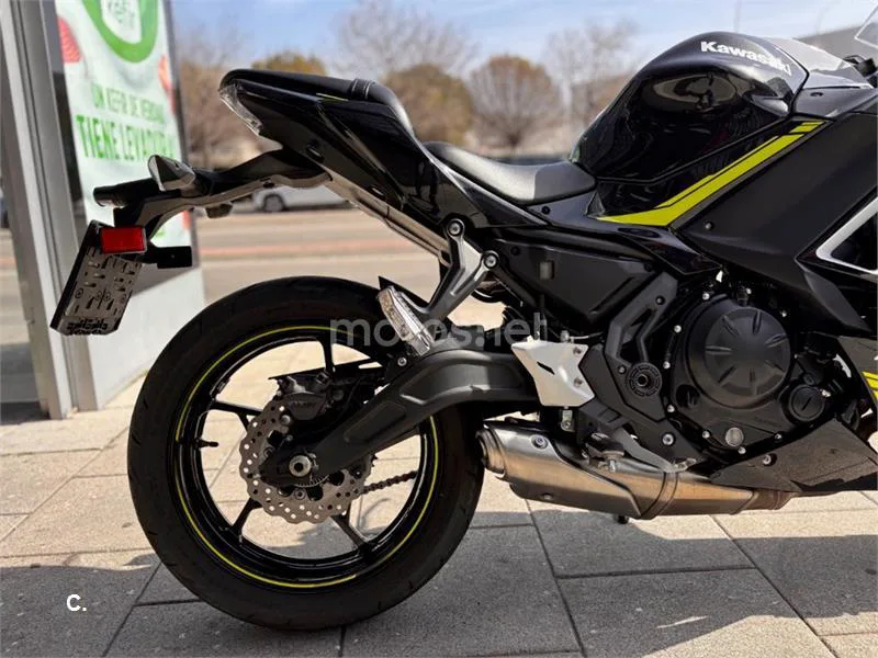 Kawasaki Ninja 650 – Vista 7