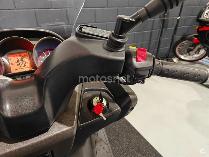 Kymco Super Dink 300 – Vista 12