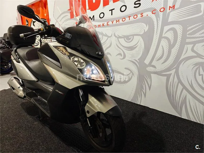 Kymco Super Dink 300 – Vista 3