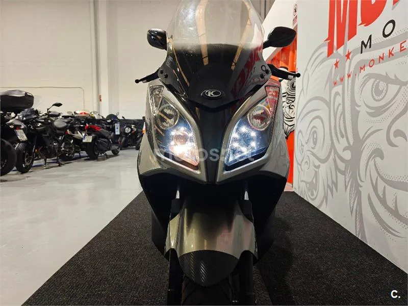 Kymco Super Dink 300 – Vista 4