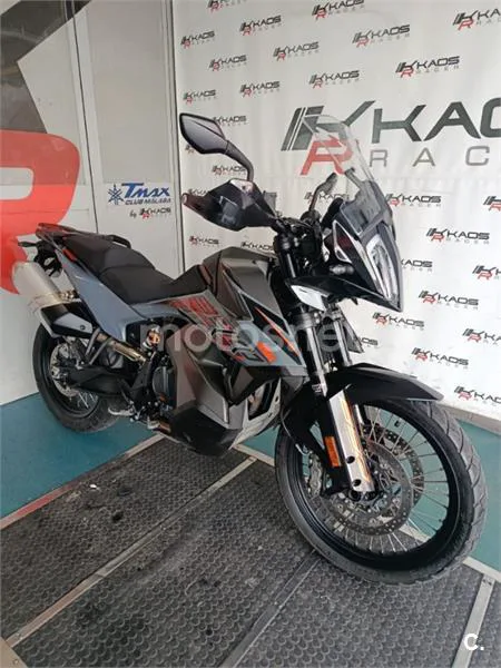 KTM 890 – Vista 3