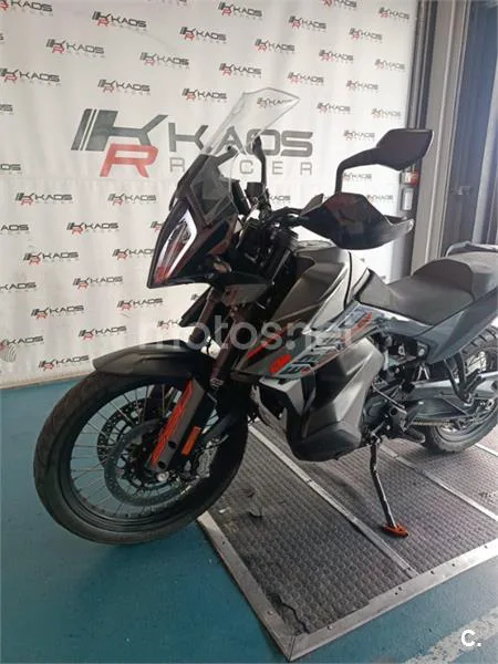 KTM 890 – Vista 4