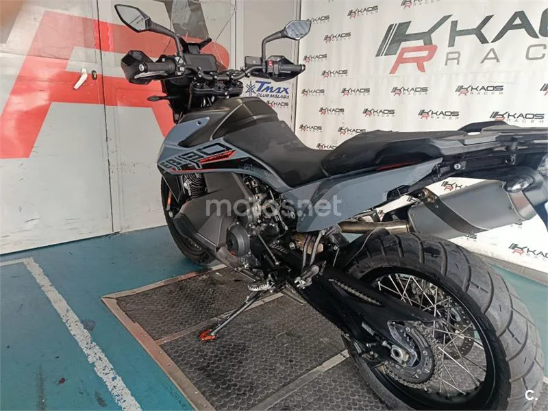 KTM 890 – Vista 5