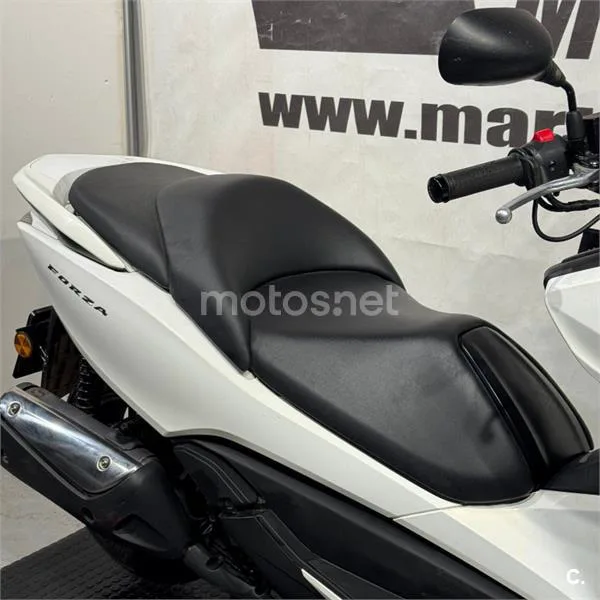 Honda Forza 300 – Vista 4