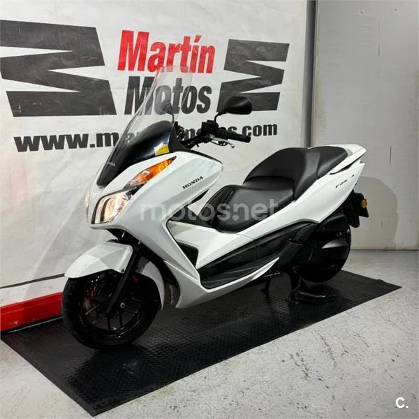 Honda Forza 300 – Vista 6