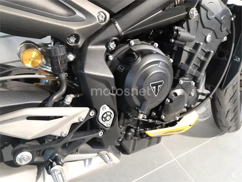 Triumph Street Triple 765 – Vista 7