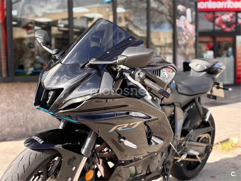 Yamaha R7 – Vista 15