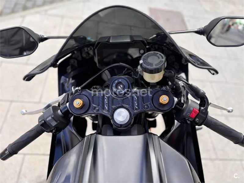 Yamaha R7 – Vista 16