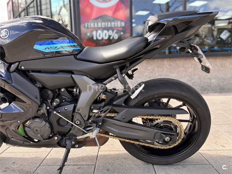 Yamaha R7 – Vista 3