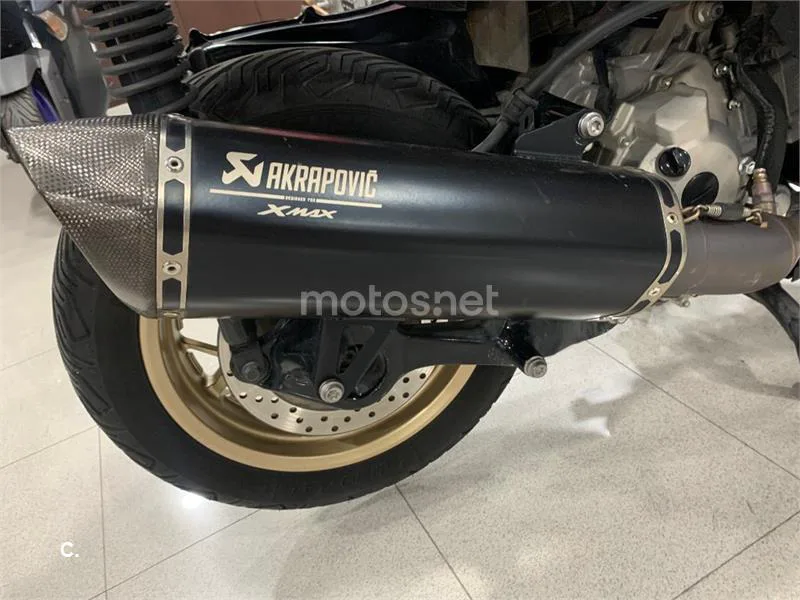 Yamaha XMAX 300 – Vista 12