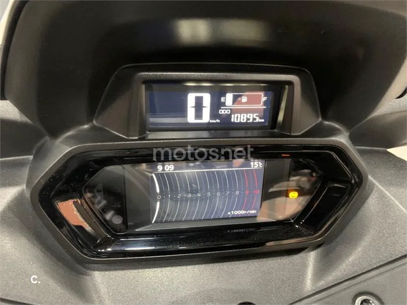 Yamaha XMAX 300 – Vista 14