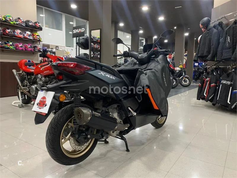 Yamaha XMAX 300 – Vista 8