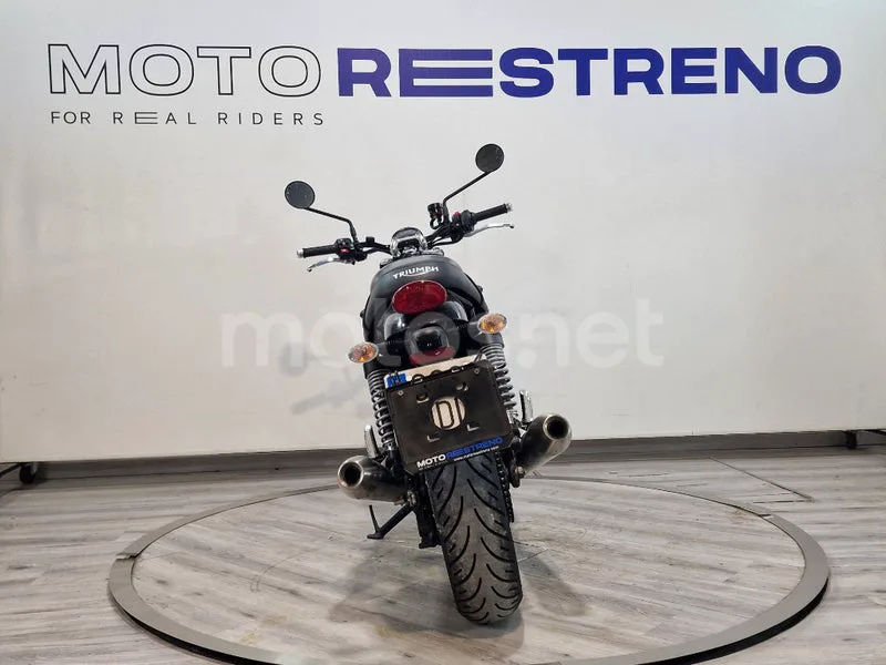 Triumph Speed Twin 900 – Vista 9
