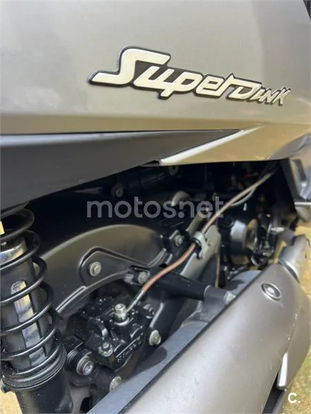 Kymco Super Dink 300i – Vista 5