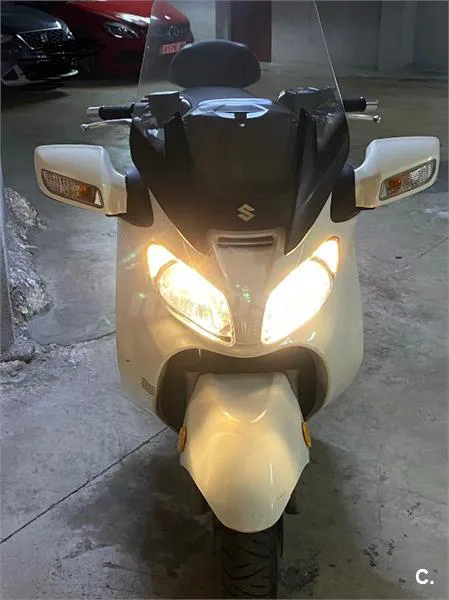 Suzuki Burgman 650 Executive – Vista 3