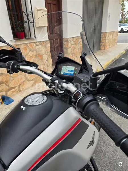 Moto Guzzi V 85 TT – Vista 3