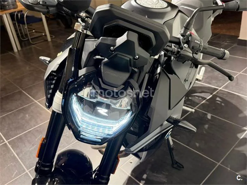 BMW F 900 R – Vista 7