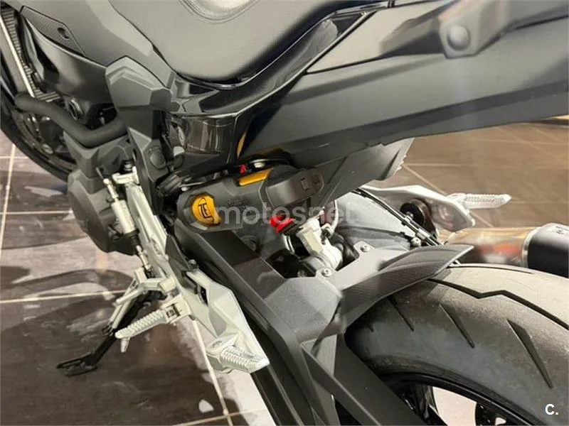 BMW F 900 R – Vista 9