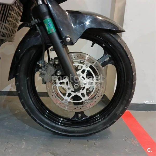 Suzuki V-Strom 650 – Vista 12