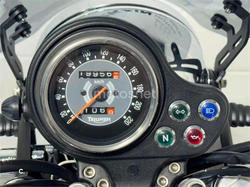 Triumph Bonneville 900 – Vista 6