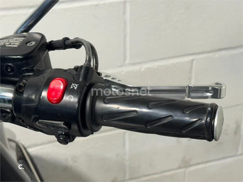 Triumph Bonneville 900 – Vista 7