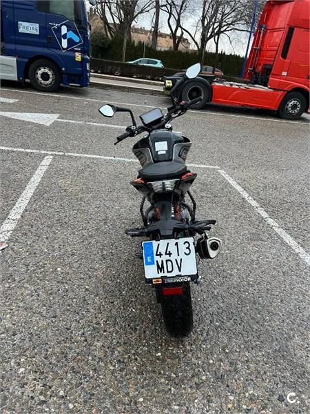 KTM 125 – Vista 4