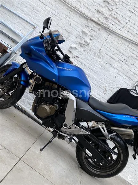 Kawasaki Z 750 – Vista 2