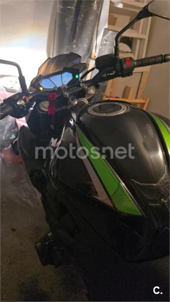 Kawasaki Z 750 – Vista 2