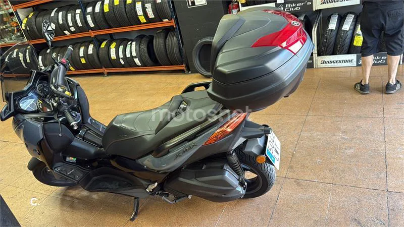Yamaha XMAX 300 – Vista 12