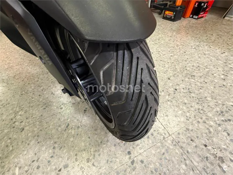 Yamaha XMAX 300 – Vista 13