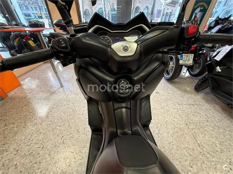 Yamaha XMAX 300 – Vista 8