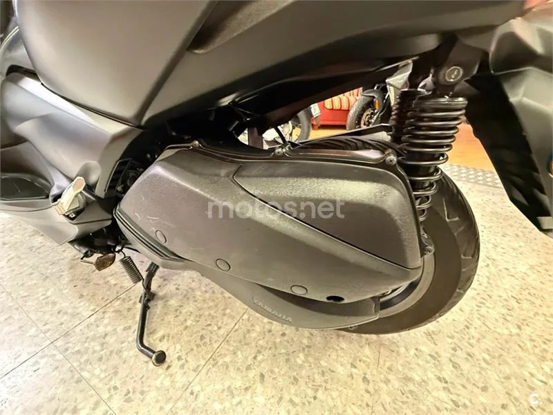 Yamaha XMAX 300 – Vista 10