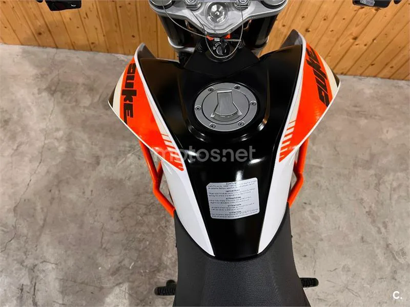 KTM 690 Duke – Vista 14