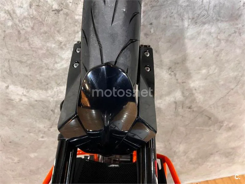 KTM 690 Duke – Vista 21