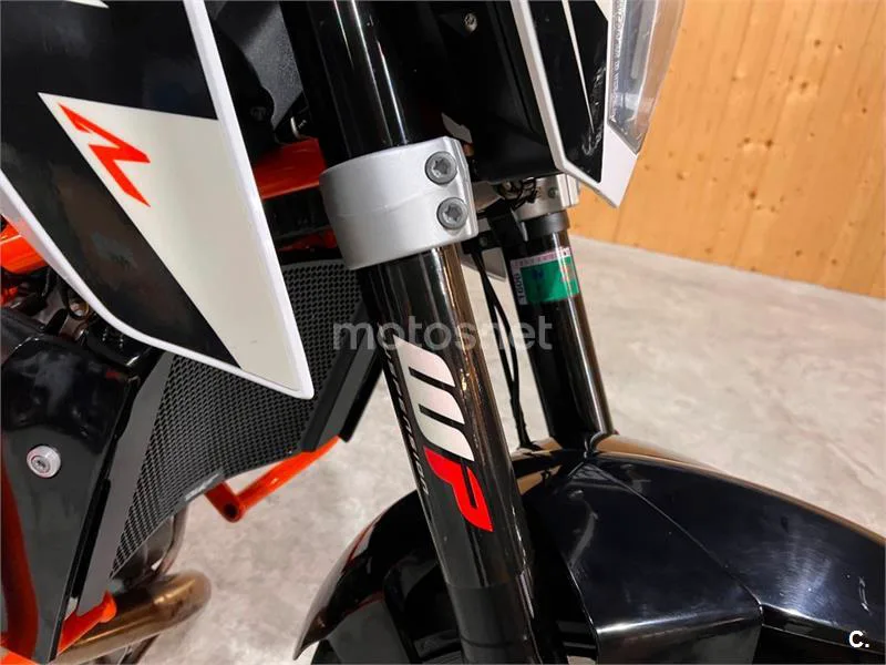 KTM 690 Duke – Vista 27